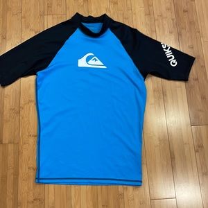 Men's Quiksilver Short Sleeve Surf/ Swim Shirt Rash Guard size L